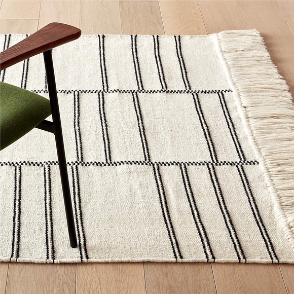 CB2 Eaton Ivory Geometric Rug 5 x 8 - Picture 1 of 4